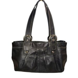 COACH Black Pleated Leather Soho Shoulder Bag F13732 – Y2K Vintage Elegance